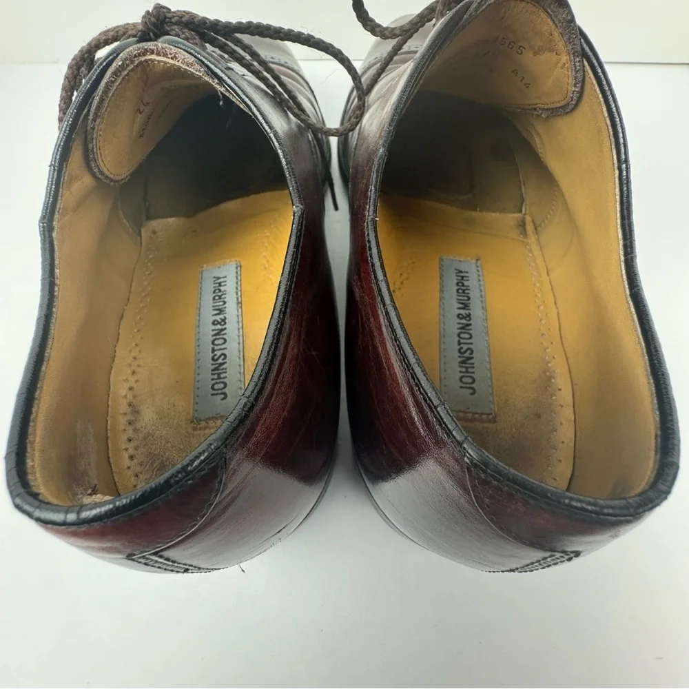 Johnston & Murphy Aldrich II cap-toe oxford dress shoe. Burgundy leather size 10